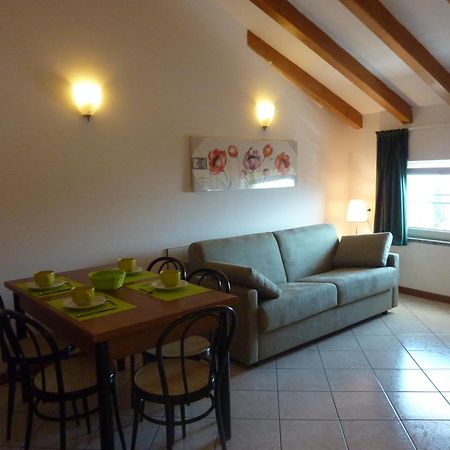 Residence Riva Del Lario กราเวโดนา ภายนอก รูปภาพ