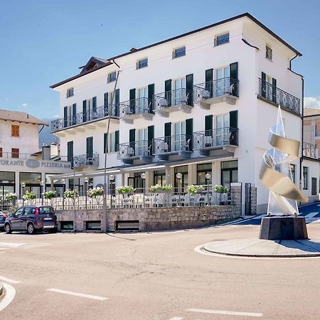 Residence Riva Del Lario กราเวโดนา ภายนอก รูปภาพ
