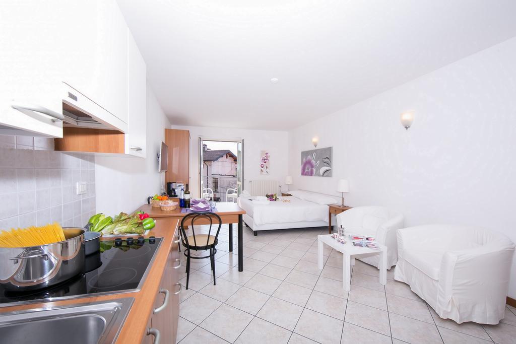 Residence Riva Del Lario กราเวโดนา ภายนอก รูปภาพ