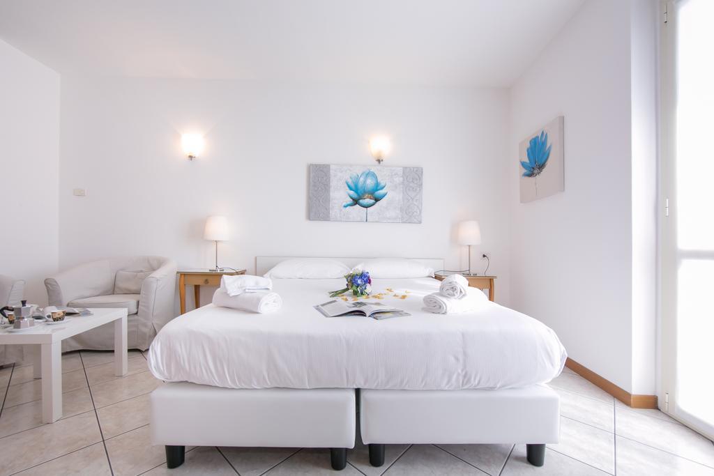 Residence Riva Del Lario กราเวโดนา ภายนอก รูปภาพ