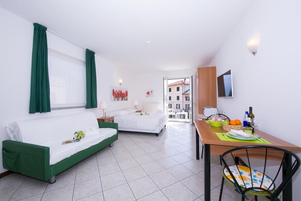Residence Riva Del Lario กราเวโดนา ภายนอก รูปภาพ