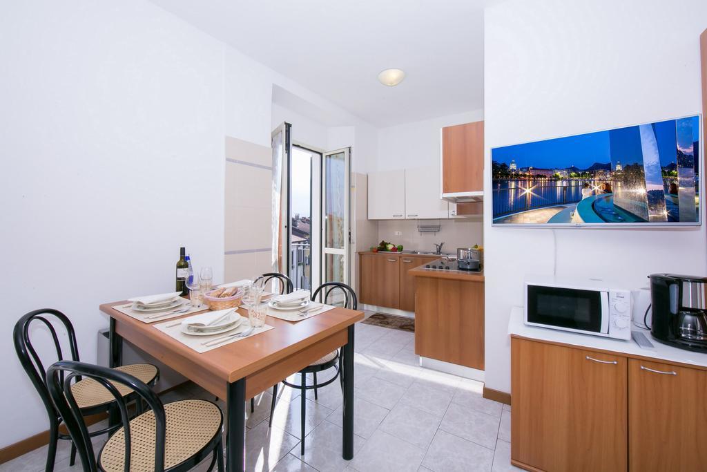 Residence Riva Del Lario กราเวโดนา ภายนอก รูปภาพ