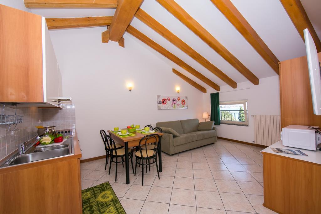 Residence Riva Del Lario กราเวโดนา ภายนอก รูปภาพ