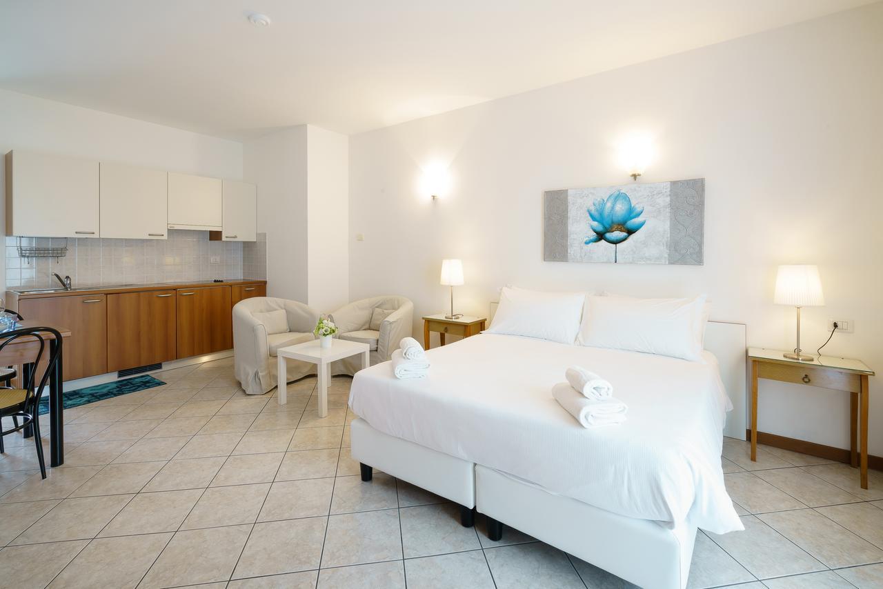 Residence Riva Del Lario กราเวโดนา ภายนอก รูปภาพ