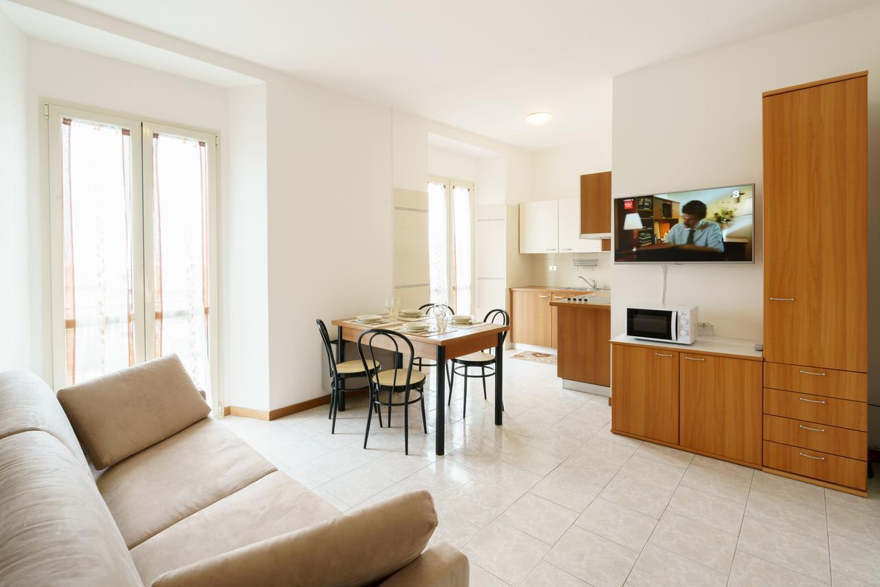 Residence Riva Del Lario กราเวโดนา ภายนอก รูปภาพ